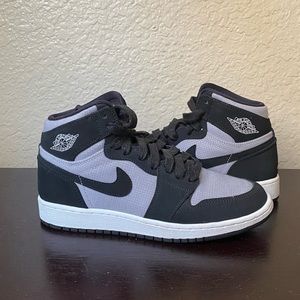 Black/grey women’s nike Jordan 1s size 6